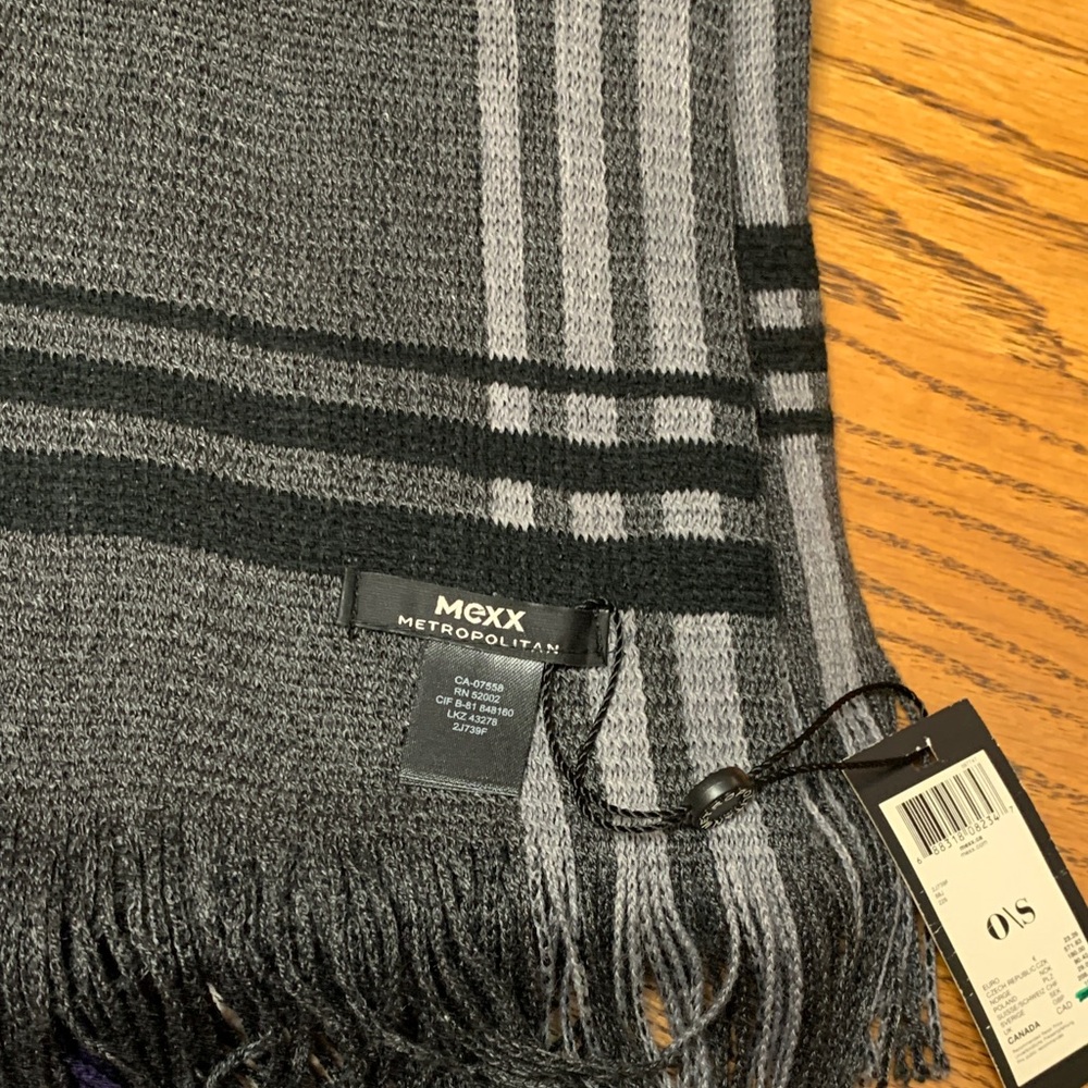 Calvin Klein Black Knit Scarf - Picture 4 of 7